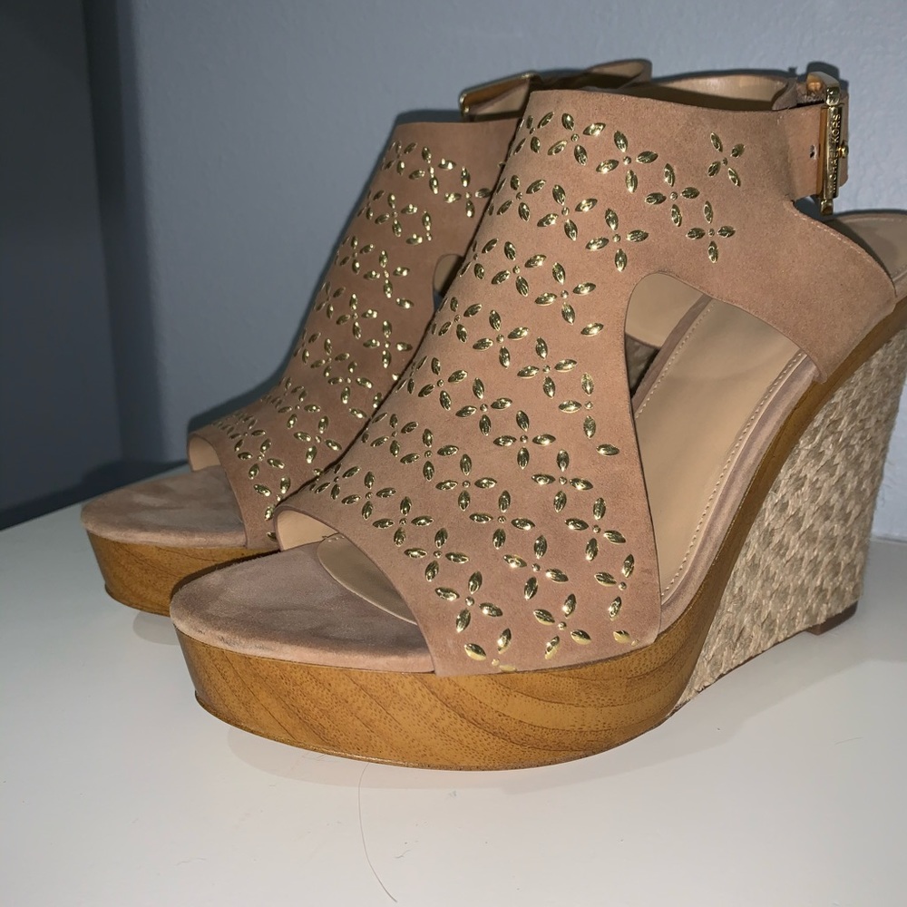 Michael Kors tan wedges